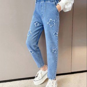 Blue Star Appliqué Tapered-Leg Jeans